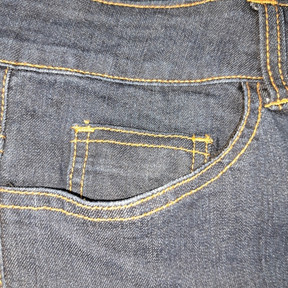 Cello Dark Blue Cuffed Capri's Women's Size 14 - Picture 4 of 7